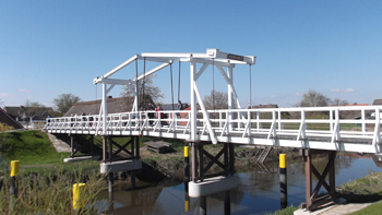 nette Brücken gibt es auch