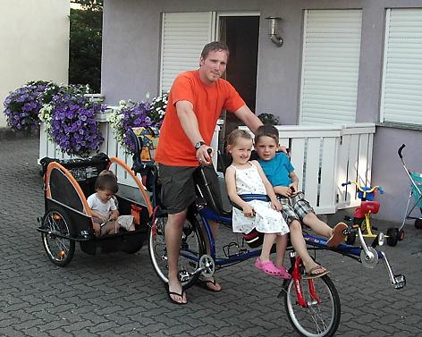 Pino mit 1 Erw.+5Kinderplatzen=nettesGeburtstagskarussell