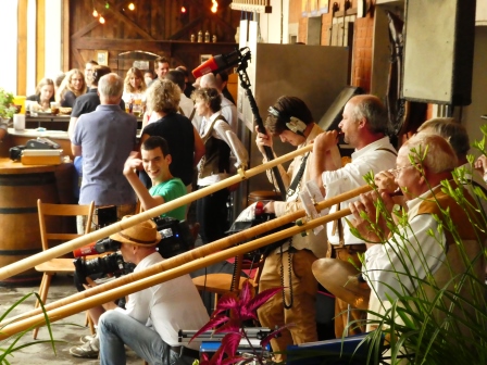 Die Alphornbläser geben alles für die Pinonauten