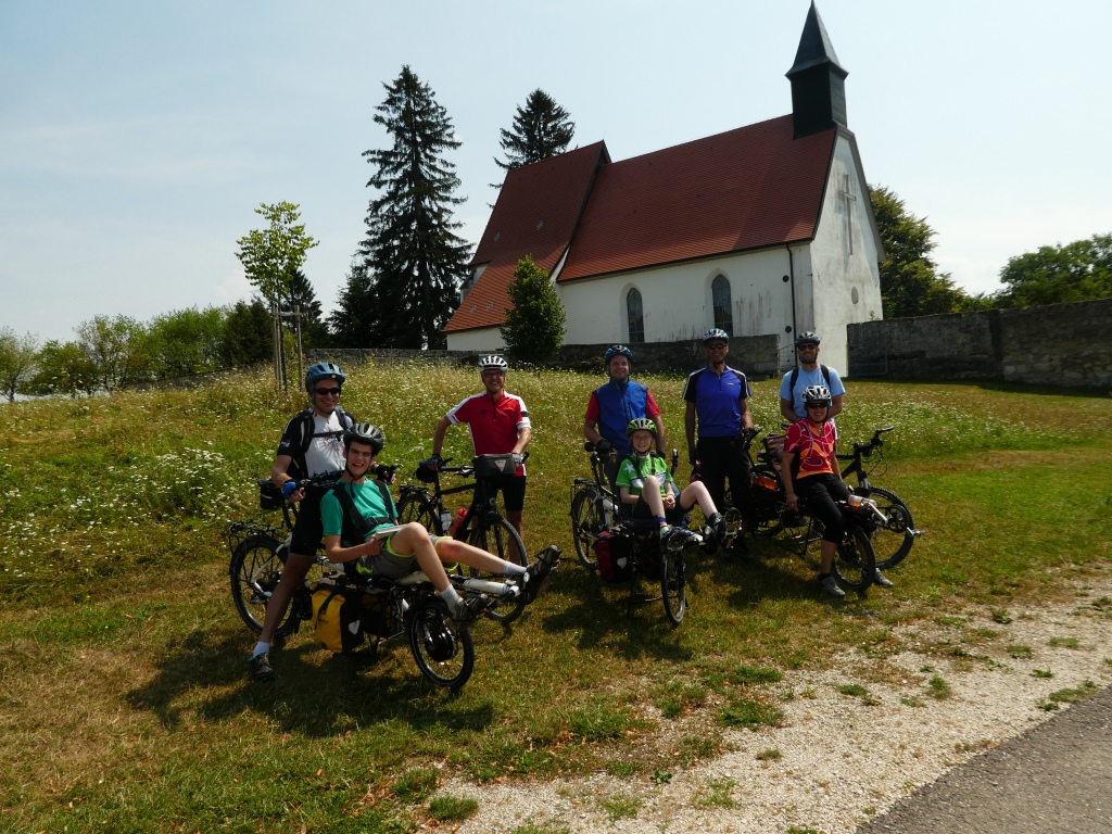 Die heutige Gruppe: 3 Pinoteams, 2 Solo-Radler