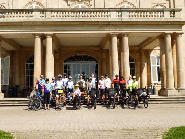 Fünf Pino- und drei Tandemteams am Schloß Hohenheim