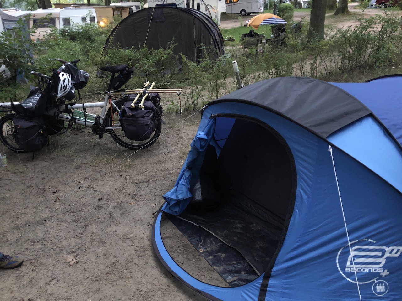 Auf dem Zeltplatz Bürgerablage