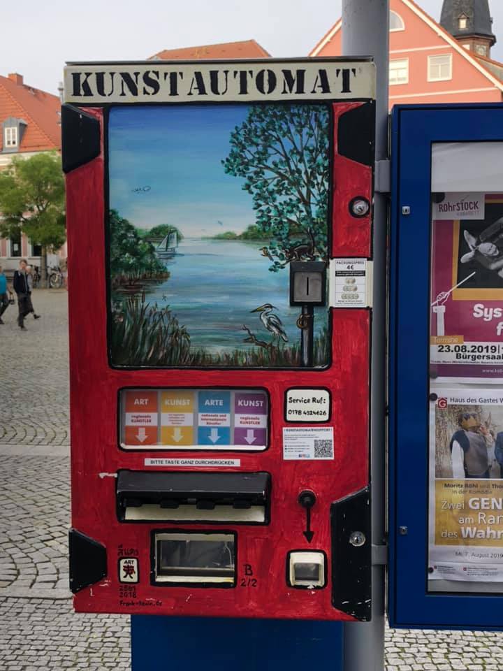 Kunst aus dem Automaten in Waren