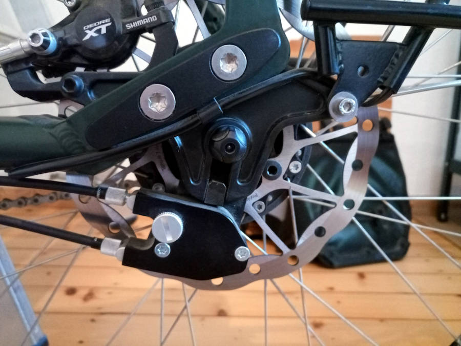 Pino Scheibenbremse hinten links. Bremssattel sitzt richtig?