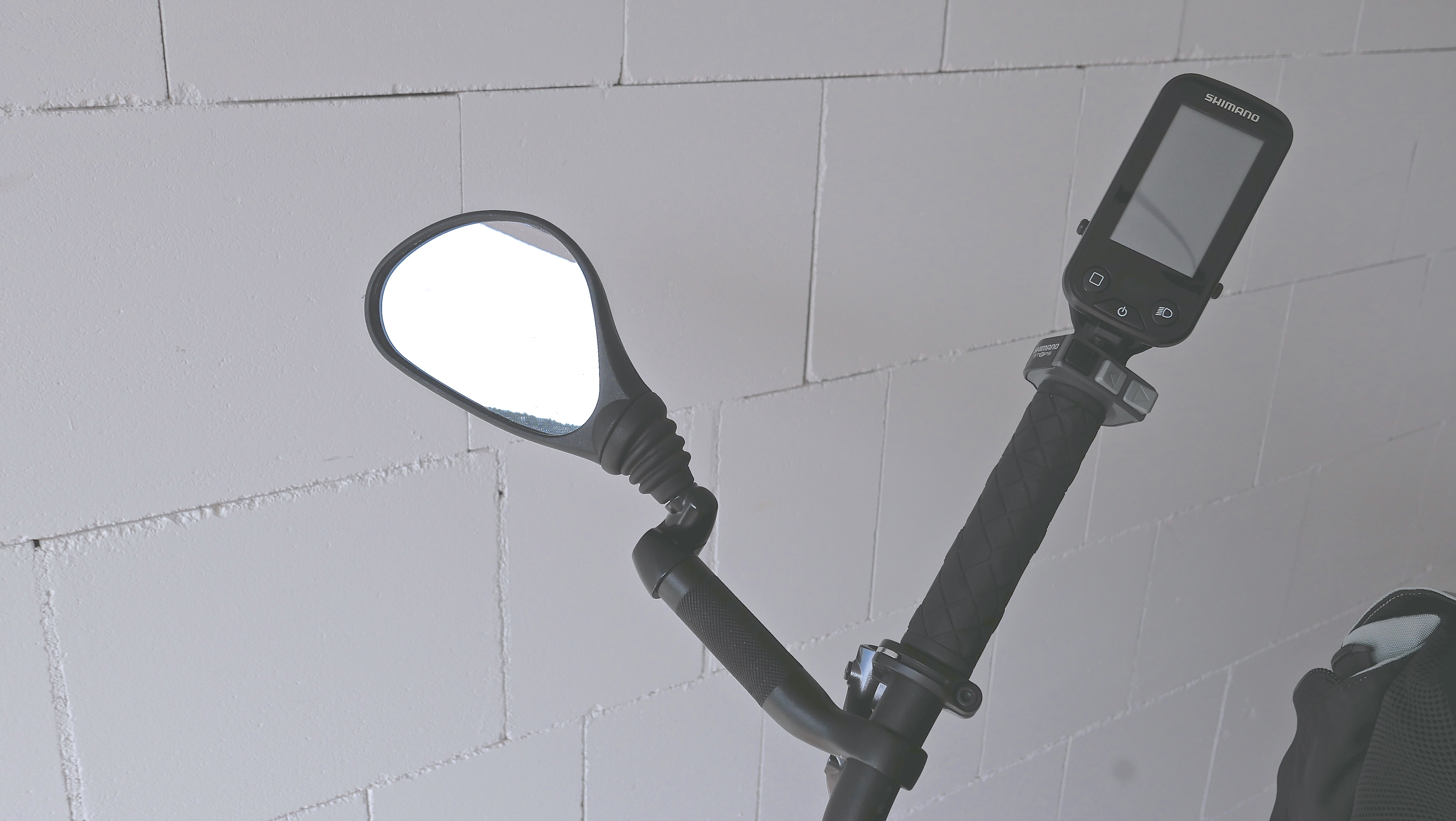 Zusatzgriff und Rückspiegel