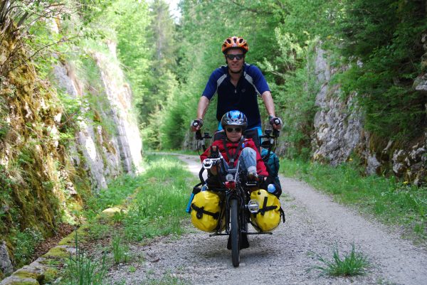 Radweg auf altem Bahntrasse bei Pontarlier (Jura)