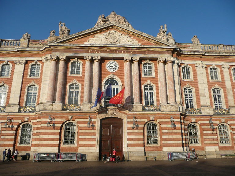 Angekommen in Toulouse am Capitol in der Abendsonne nach mehr als 120km mit Gegenwind