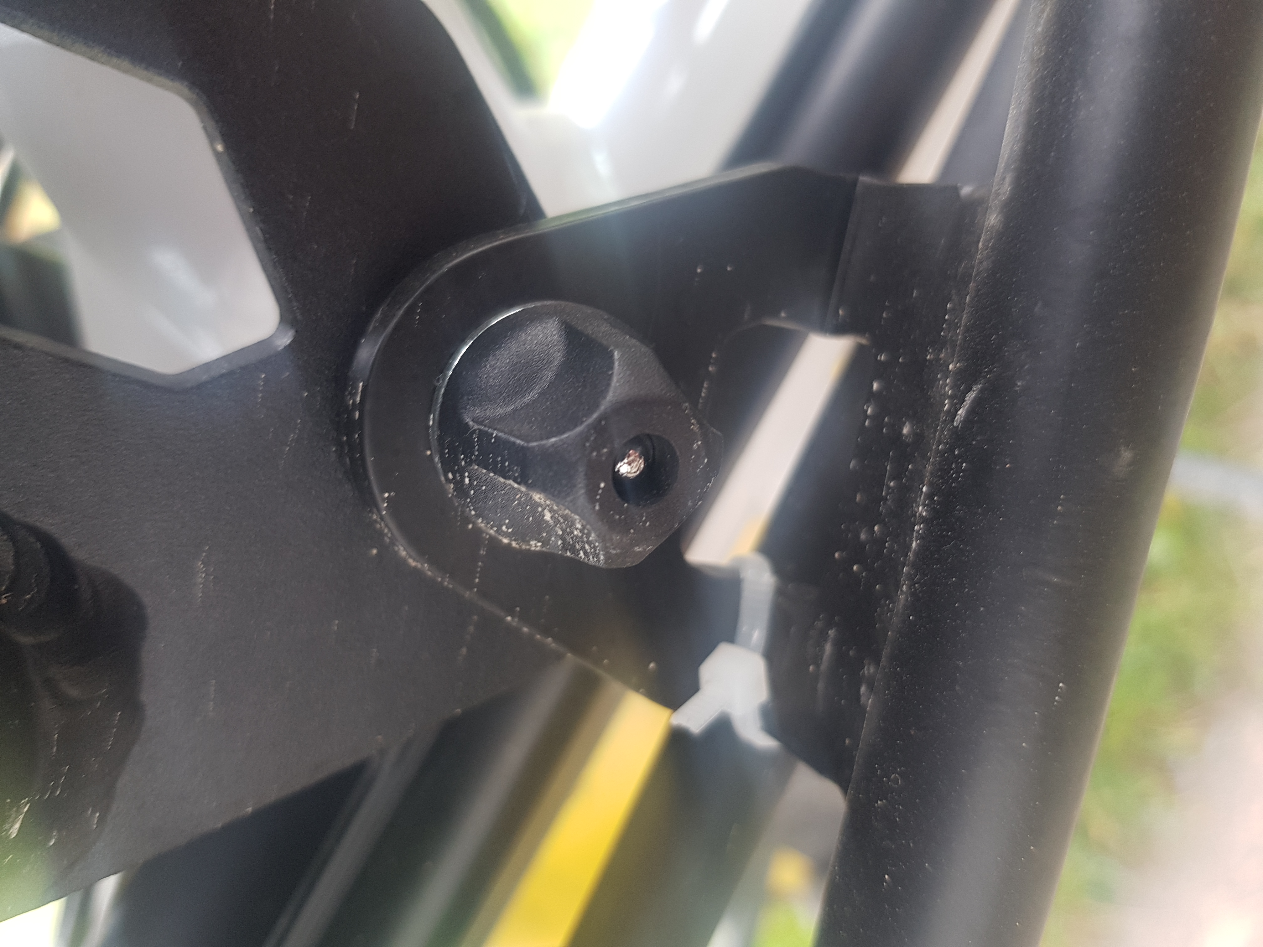 Entklapperversuch mit Kabelbinder