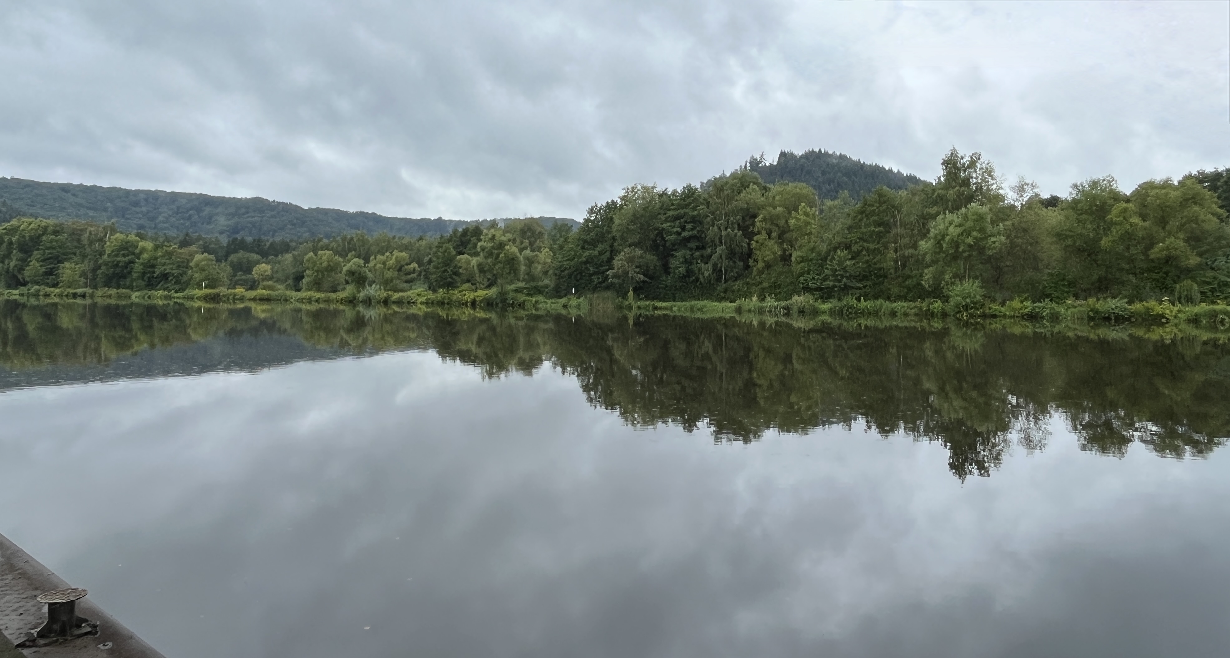 Die Saar ein nahezu gestauter Fluss