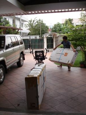 die Verpackten Einzehlvelos werden aufgeladen