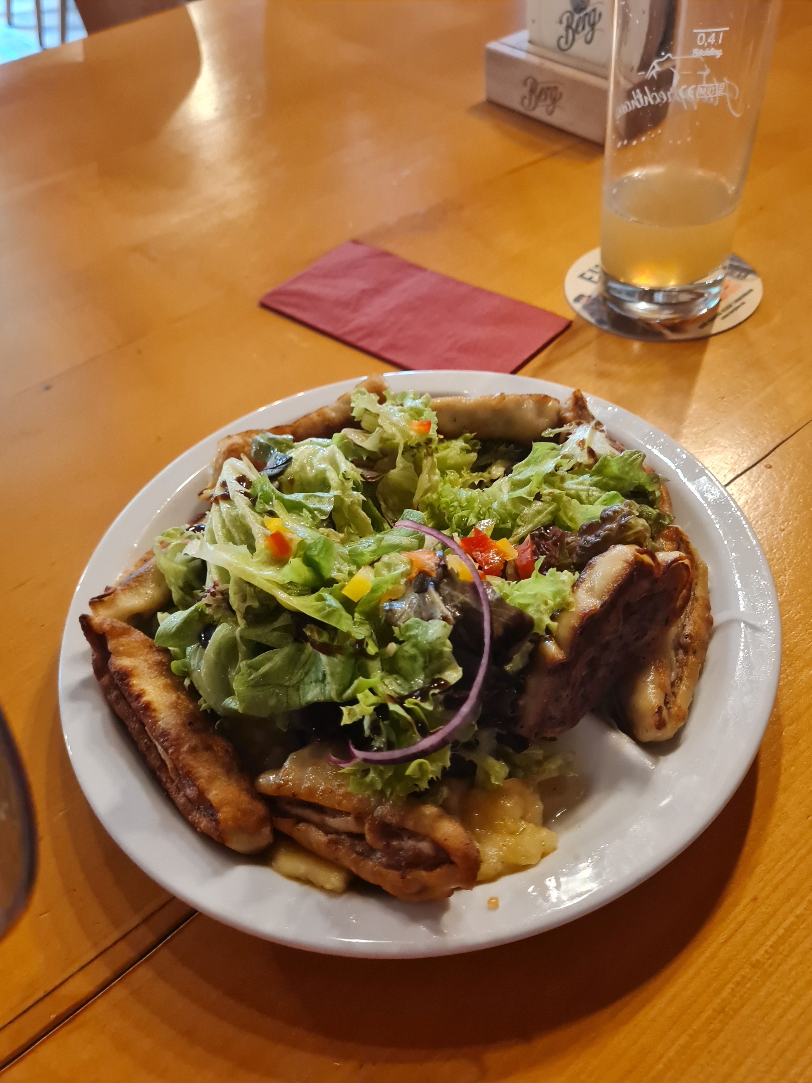 Salat mit Maultaschen
