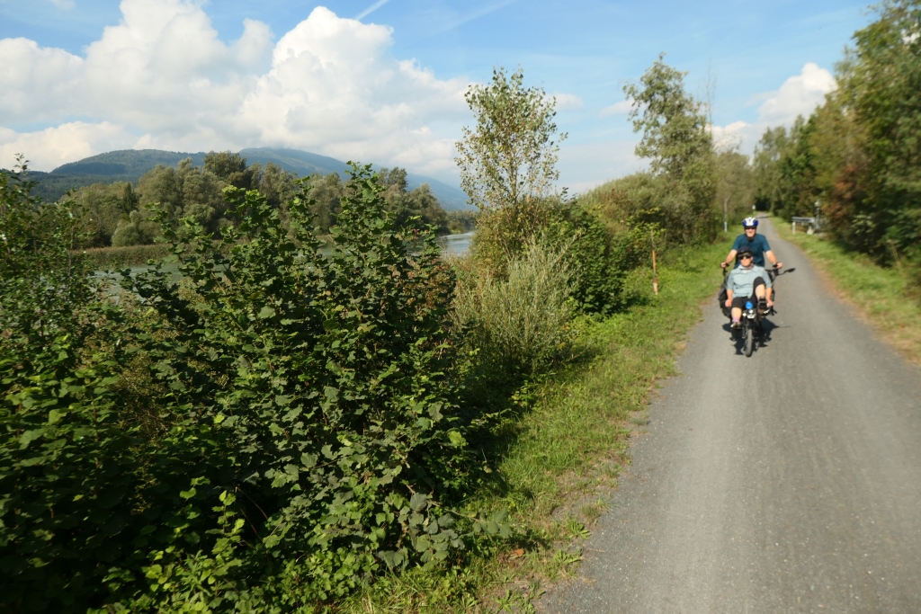 Schöne Radwege entlang der Drau