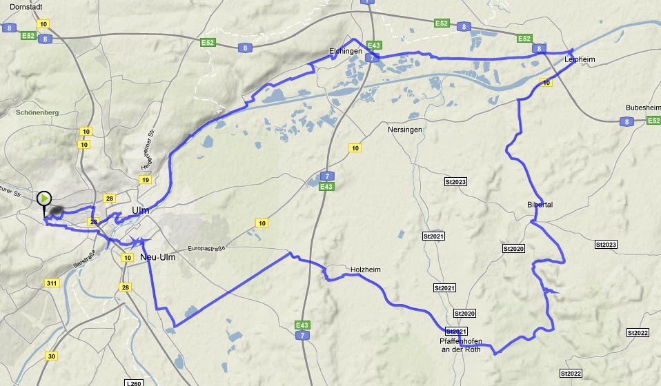 Gruppenbild vor dem Ulmer Münster im Hintergrund