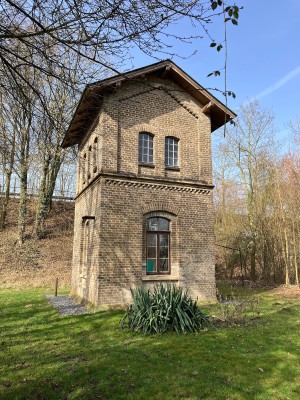 Wasserturm Hasbergen: vermutlich Deutschlands kleinster Wasserturm zur Versorgung der Dampfloks, die die Hütteneisenbahn von Georgsmarienhütte betrieben