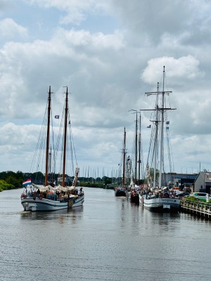 Prachtvolle Schiffsparade bei Lemmer