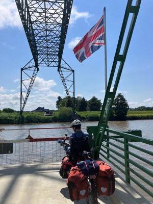 Heimwärts über die Oste mit der Schwebefähre in Hemmoor