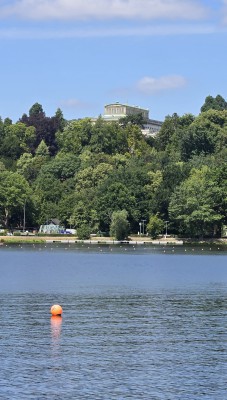 Baldeney See mit Villa Hügel.jpg